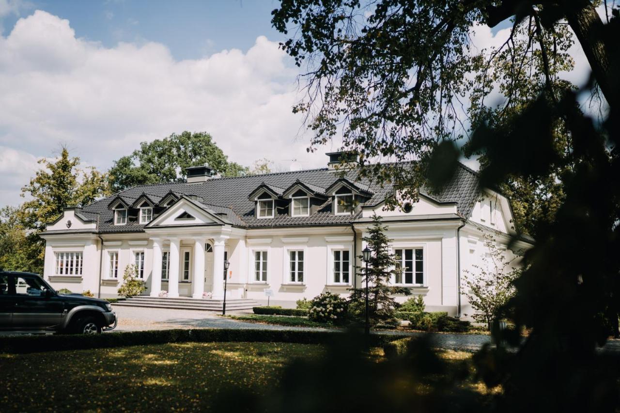 Hotel Przy Dworze Leśna Podlaska Exteriör bild