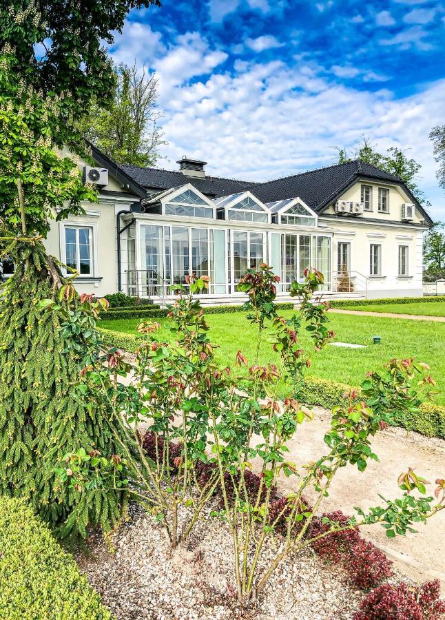 Hotel Przy Dworze Leśna Podlaska Exteriör bild