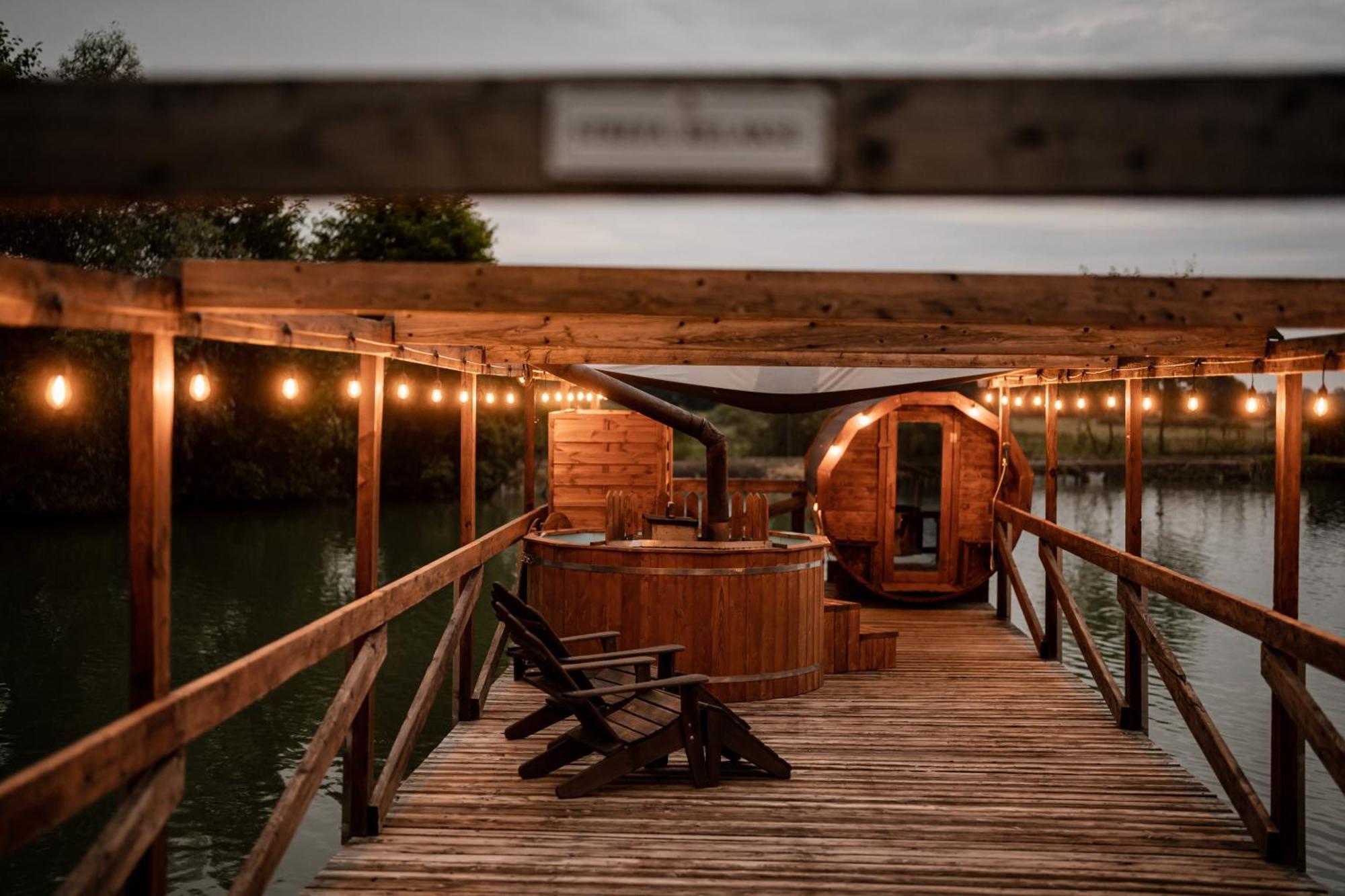 Hotel Przy Dworze Leśna Podlaska Exteriör bild